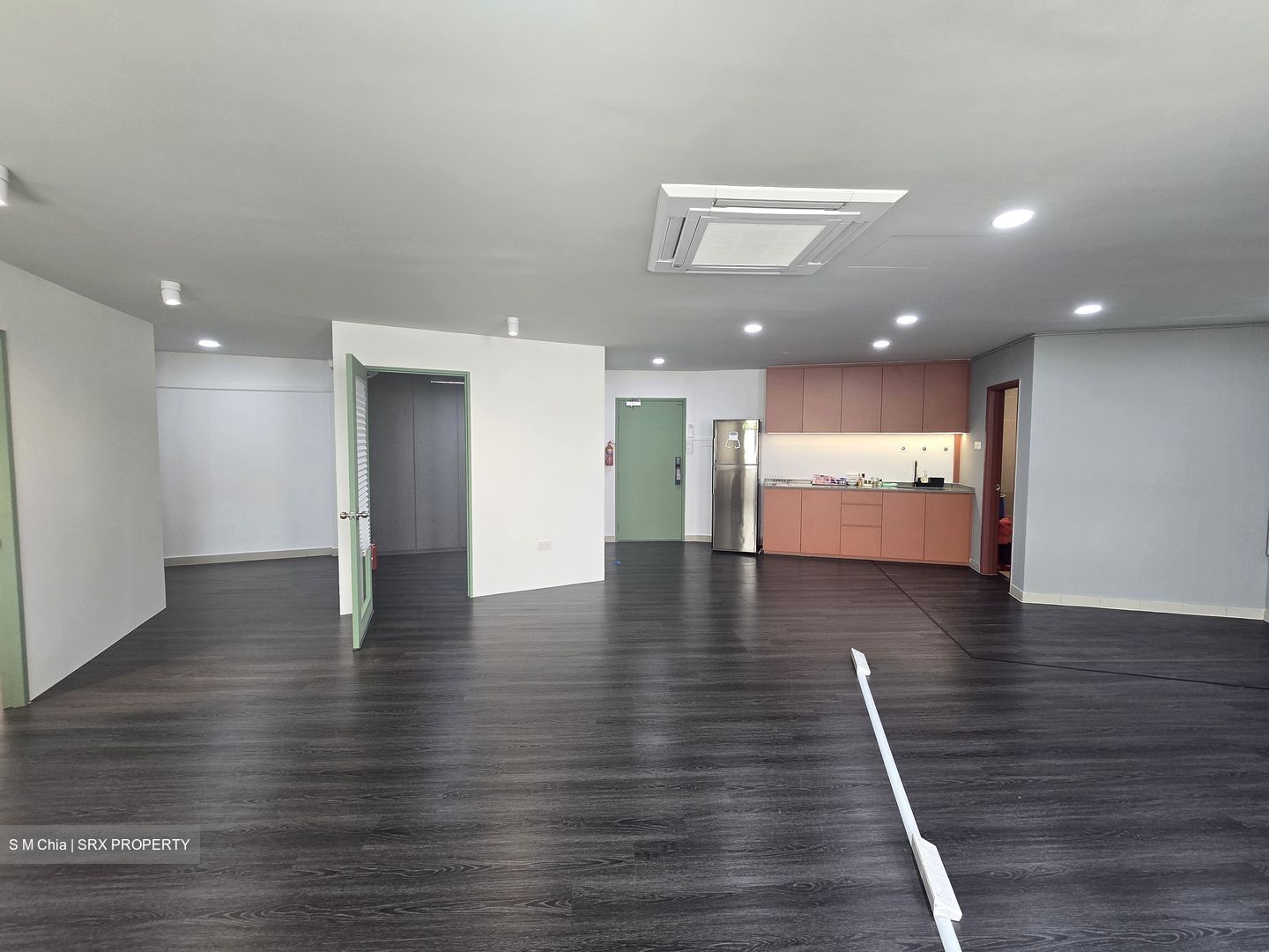 Tank Road (D9), Office #602261571
